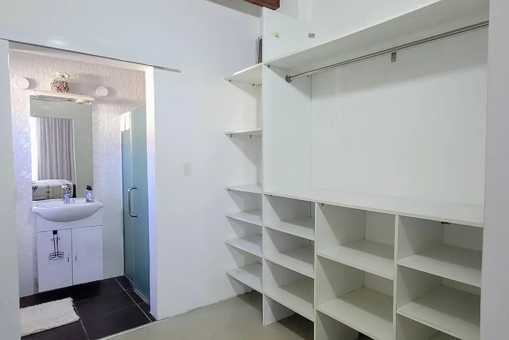 Holiday home 3-Bedroom Home - Raquet Club Guest, Near Palm Beach