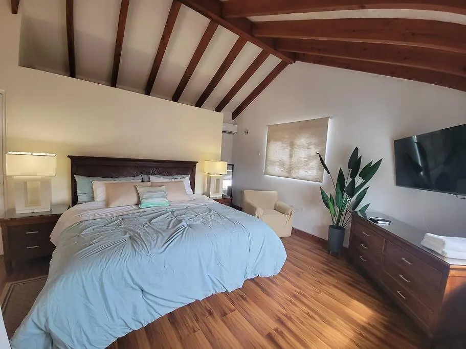 Holiday home 3-Bedroom Home - Raquet Club Guest, Near Palm Beach