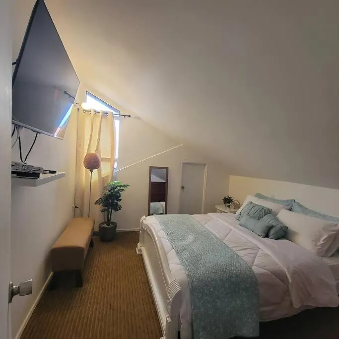 3-Bedroom Home - Raquet Club Guest, Near Palm Beach Holiday home