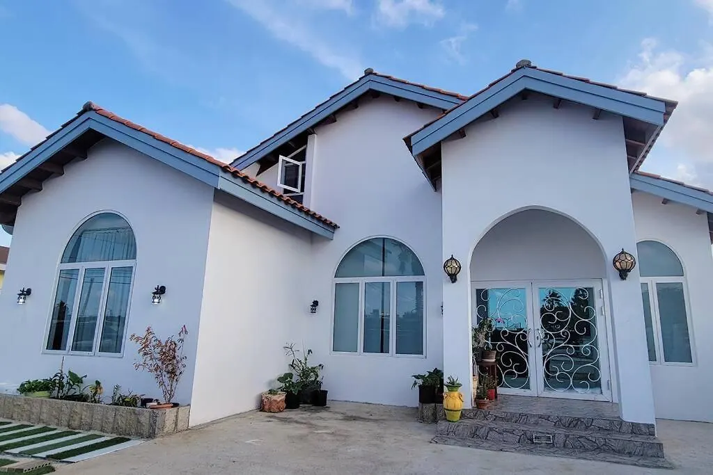3-Bedroom Home - Raquet Club Guest, Near Palm Beach