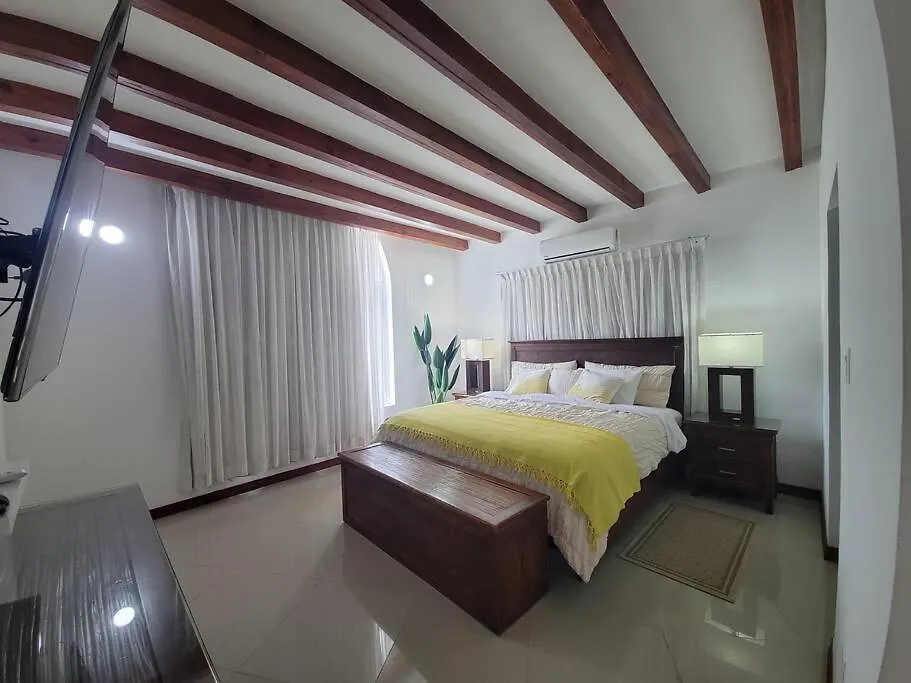 Holiday home 3-Bedroom Home - Raquet Club Guest, Near Palm Beach