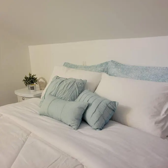 3-Bedroom Home - Raquet Club Guest, Near Palm Beach